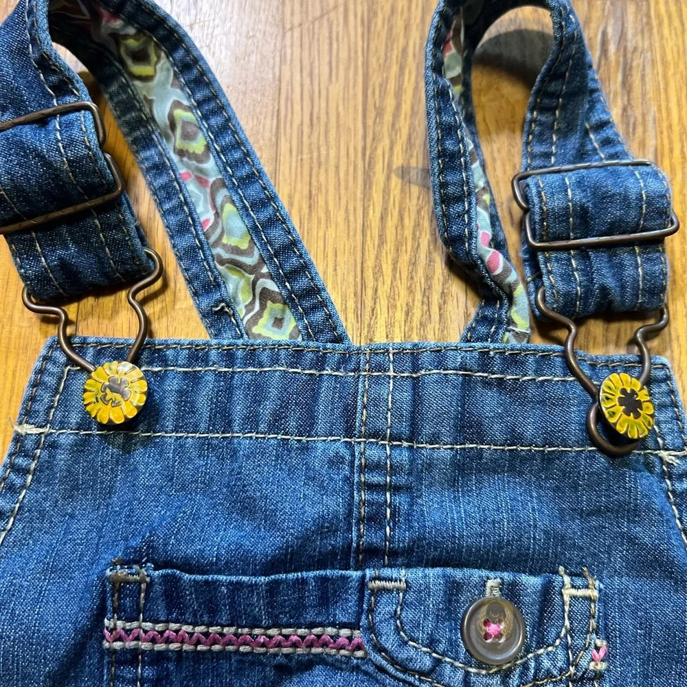 Genuine Kids OshKosh Girls 4T Blue Denim Rolled Cuff Pockets Bib‎ Short Overalls